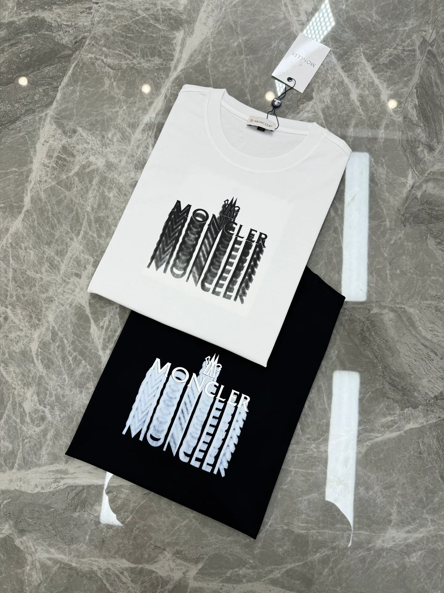 ⚜️Moncler T .26s New Arrival . LOGO ！ 200g . . Breathable， ！！！ ！ ：White.Black.Sizes：M-4XL ❗️（175/140 L）